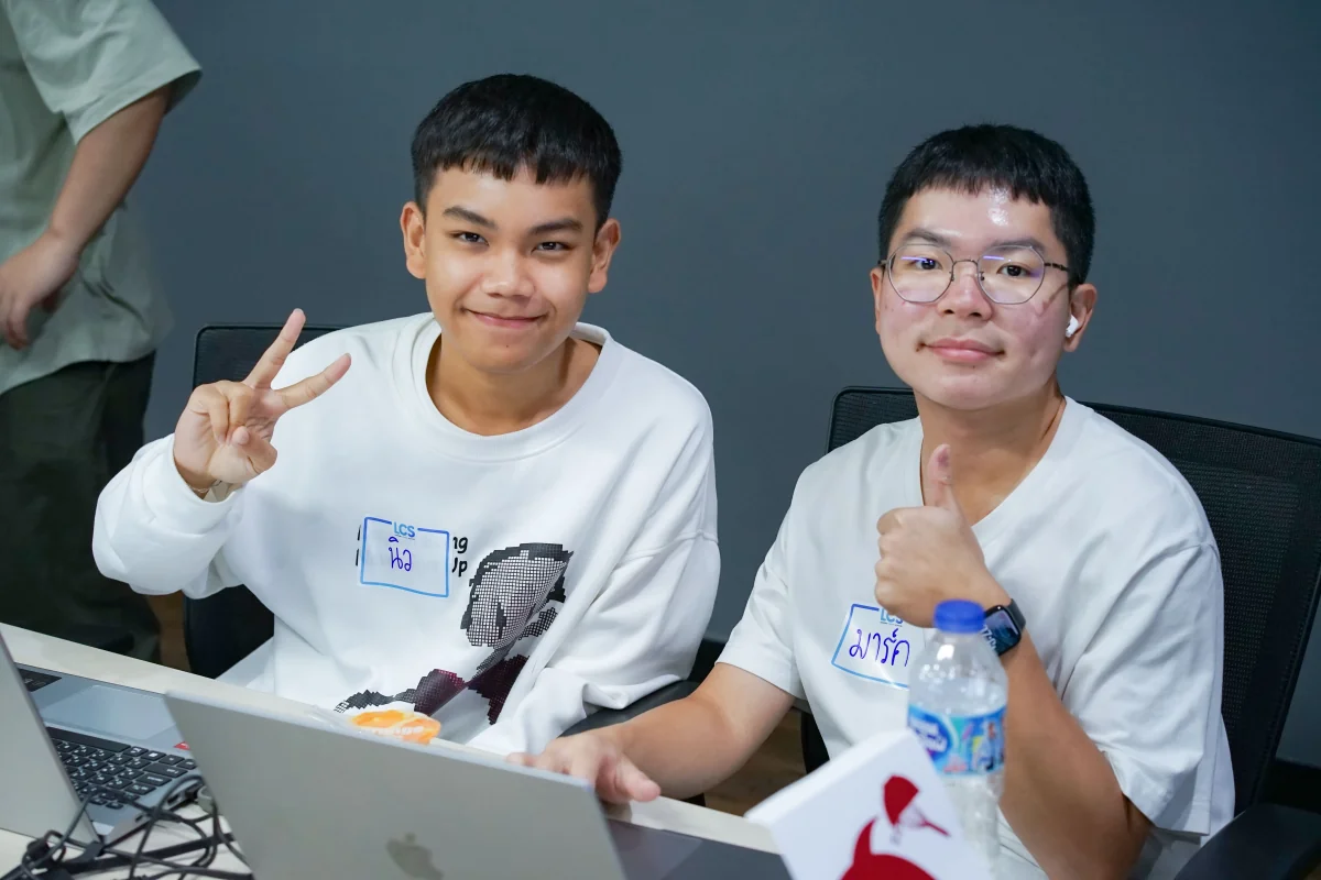 นักเรียนกำลังร่วมกิจกรรมในแคมป์